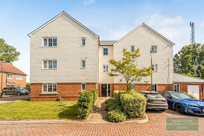 2 Bedroom Flat For Sale In Priors Orchard, Southbourne, Emsworth, PO10