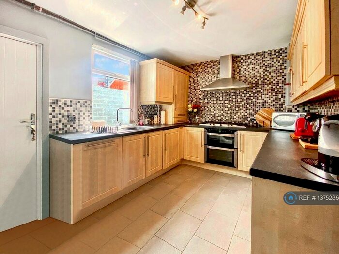 3 Bedroom End Of Terrace House To Rent In Litherland Road, Bootle, L20