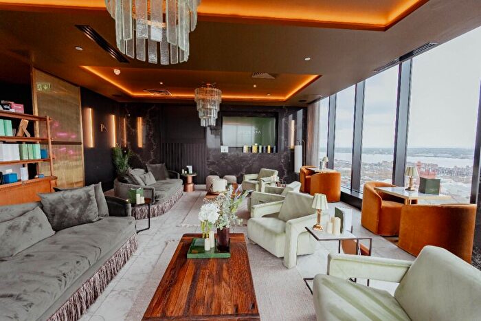 2 Bedroom Apartment To Rent In Parliament Square, L1