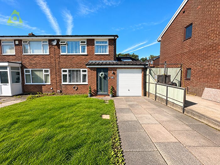 3 Bedroom Semi-Detached House For Sale In Old Vicarage, Westhoughton, BL5