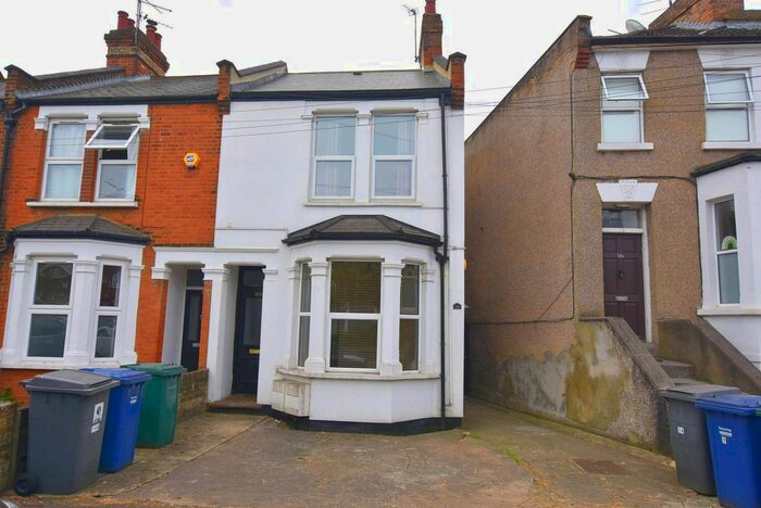 1 Bedroom Flat To Rent In Margaret Road, New Barnet, EN4