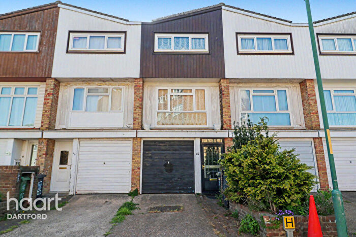 2 Bedroom Town House For Sale In Phoenix Place, Dartford, DA1