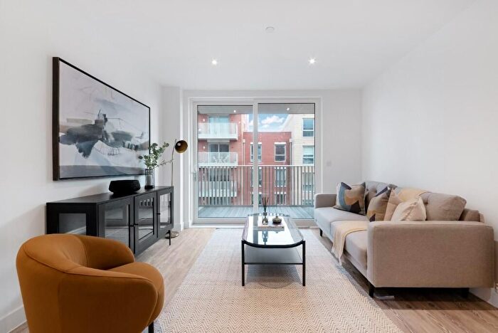 1 Bedroom Flat To Rent In Dukes Road, Wood Street, Walthamstow, E17