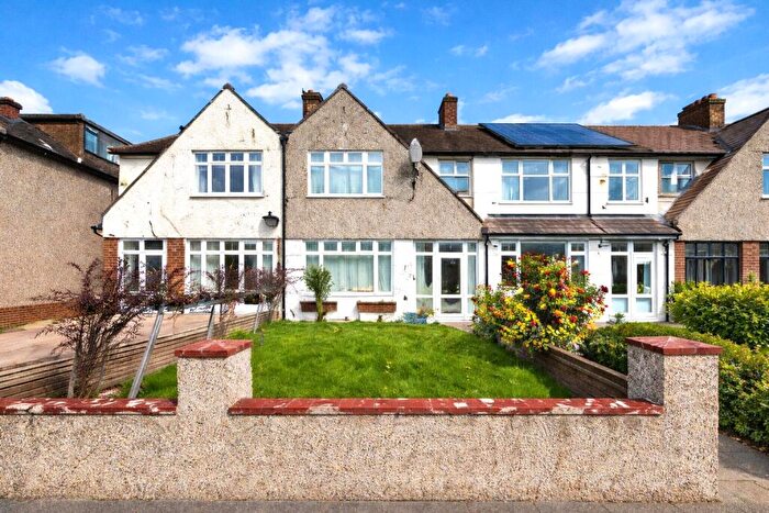 3 Bedroom Terraced House For Sale In Brangbourne Road, Bromley, BR1