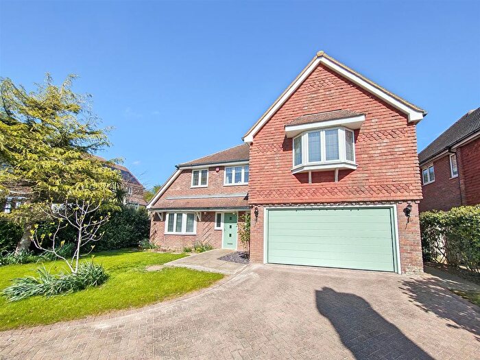 5 Bedroom Detached House For Sale In Old Nursery Close, Seaford, BN25