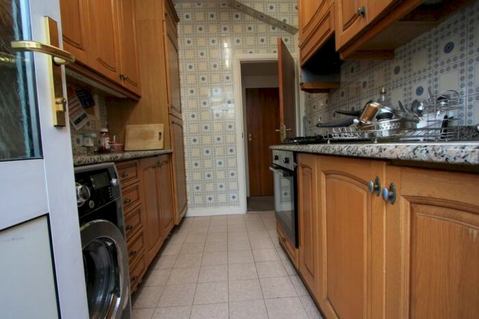 4 Bedroom Terraced House To Rent In Fishponds Road, London, SW17