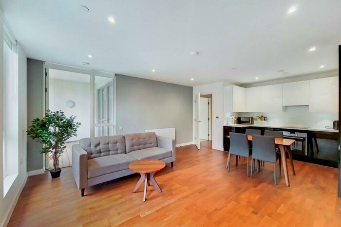 1 Bedroom Flat To Rent In Discovery Tower, Canning Town, London, E16