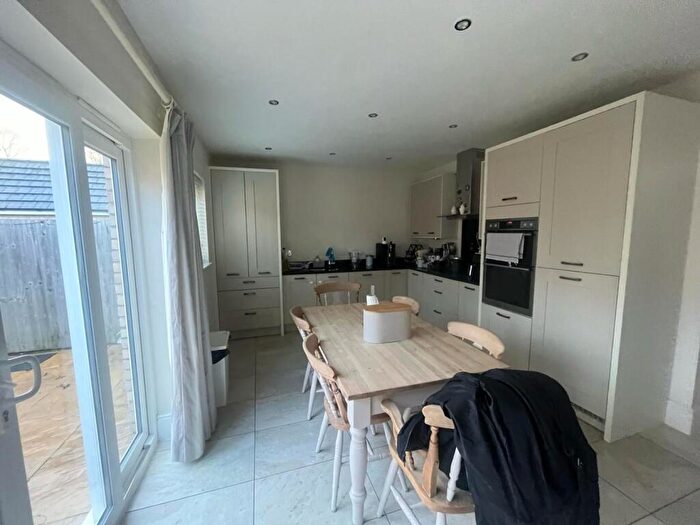 4 Bedroom House To Rent In Sanders Walk, Harrogate, HG1