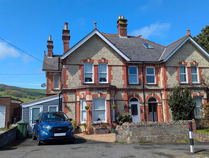 3 Bedroom Semi-Detached House For Sale In Clarence Road, Wroxall, PO38