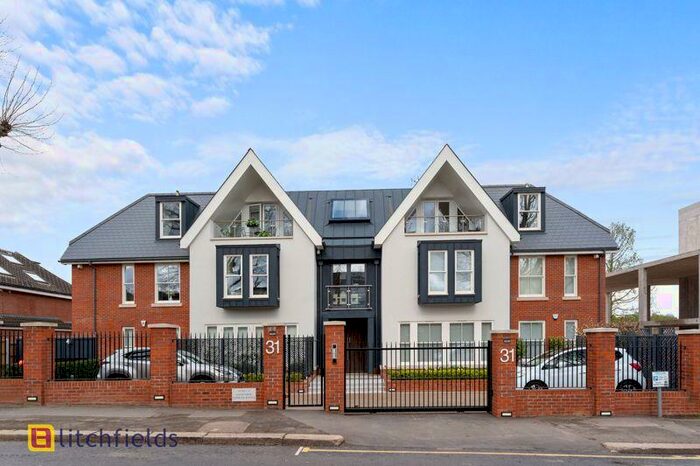 3 Bedroom Penthouse To Rent In Dollis Avenue, Finchley, N3