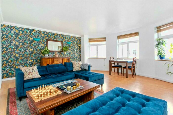 1 Bedroom Apartment To Rent In Stoke Newington High Street, London, N16