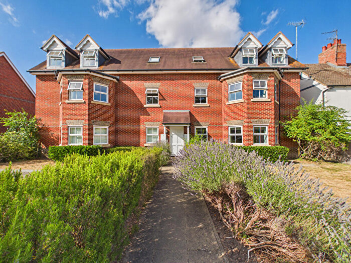 2 Bedroom Apartment For Sale In Phoenix Court, Thame, Oxfordshire, OX9