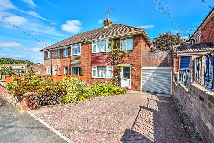 3 Bedroom Semi-Detached House For Sale In Norman Hill, Cam, GL11