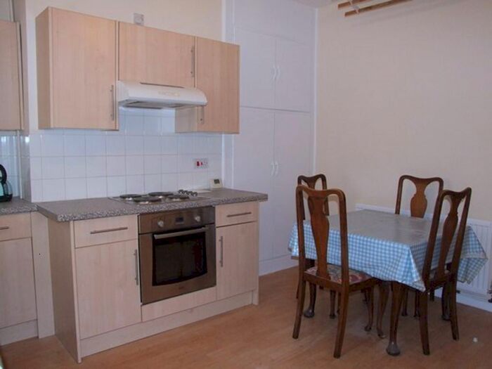 3 Bedroom Property To Rent In Earlham Road, Norwich, NR2