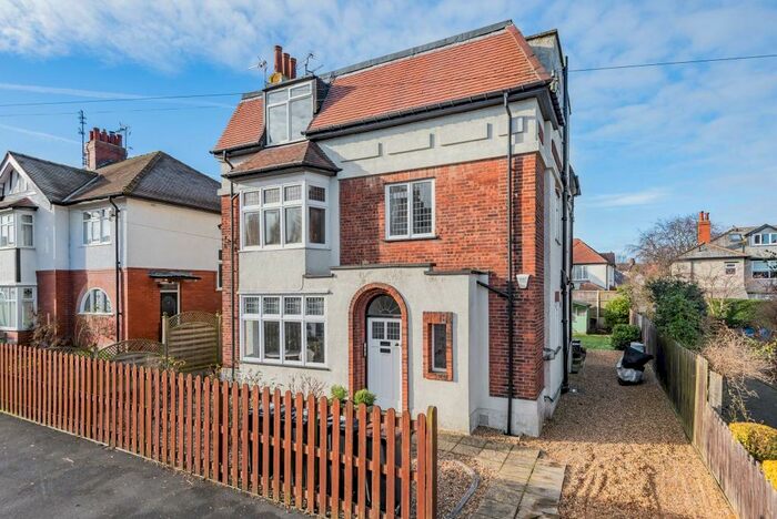 3 Bedroom Ground Flat To Rent In Woodside, Harrogate, HG1