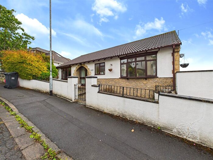 4 Bedroom Bungalow For Sale In Farm Road, Weston-super-Mare, North Somerset, BS22