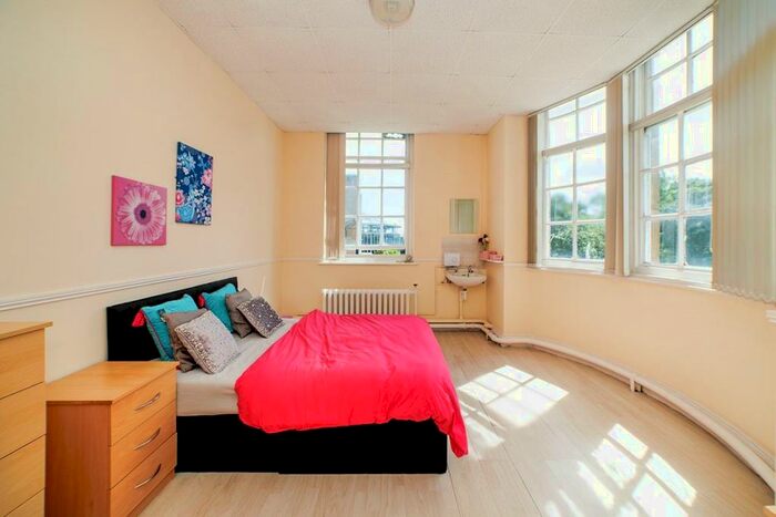 Property To Rent In Burdon Road, Sunderland, Tyne And Wear, SR1