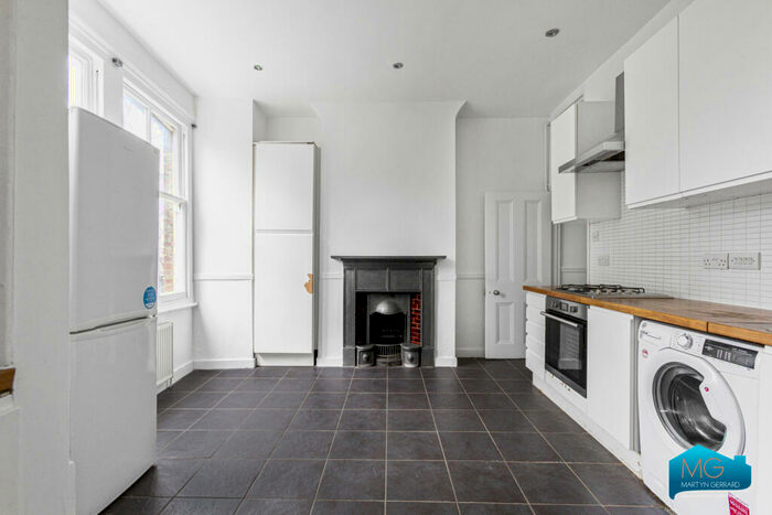 2 Bedroom Maisonette To Rent In Alexandra Gardens, Muswell Hill, London, N10