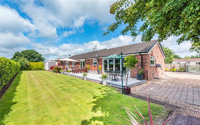 3 Bedroom Bungalow For Sale In Pickmere Lane, Pickmere, Knutsford, Cheshire, WA16