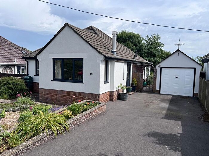 2 Bedroom Detached Bungalow For Sale In Common Mead Avenue, Gillingham, SP8