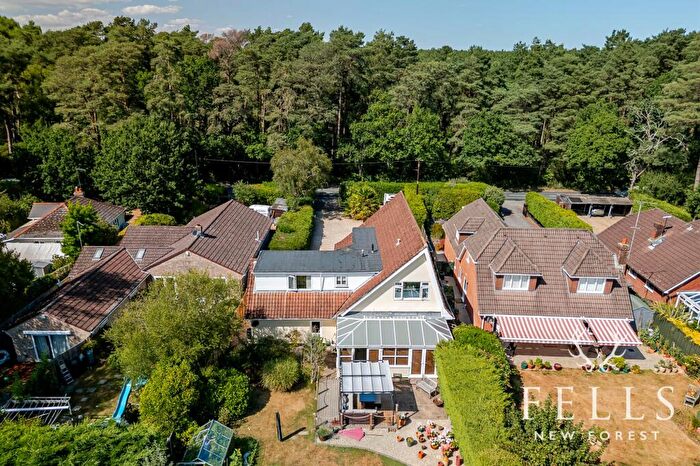 5 Bedroom Detached House For Sale In Horton Road, Ashley Heath, BH24