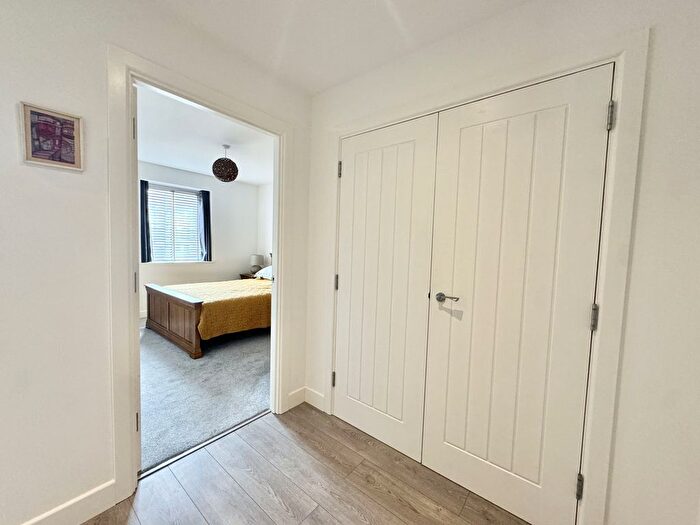 1 Bedroom Flat To Rent In Westbrook Gardens, Margate, CT9