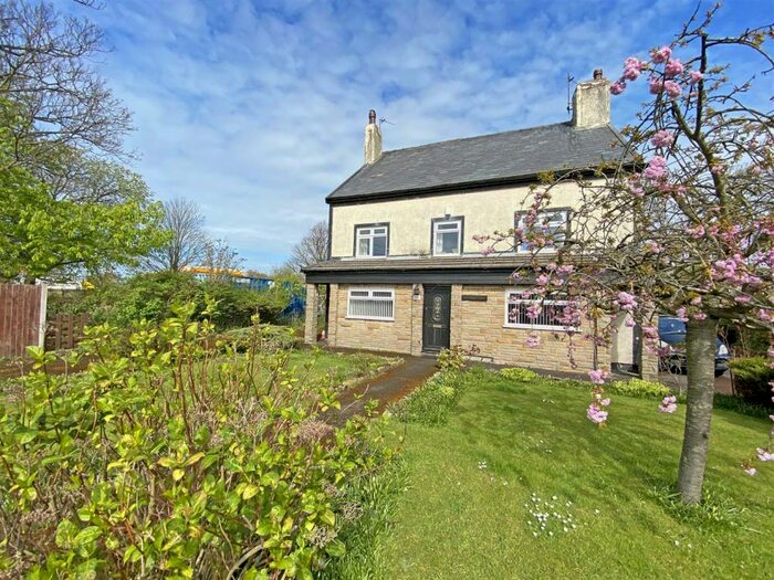 6 Bedroom Detached House For Sale In Lady Green Lane, Ince Blundell, Liverpool, L38