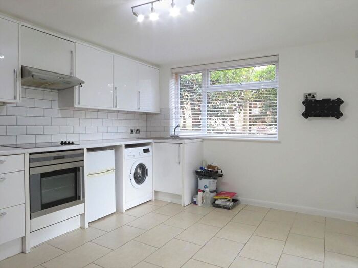 2 Bedroom Flat To Rent In Eldon Park, South Norwood, London, SE25