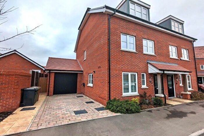 3 Bedroom Semi-Detached House To Rent In Deacon Way, Guildford, GU3