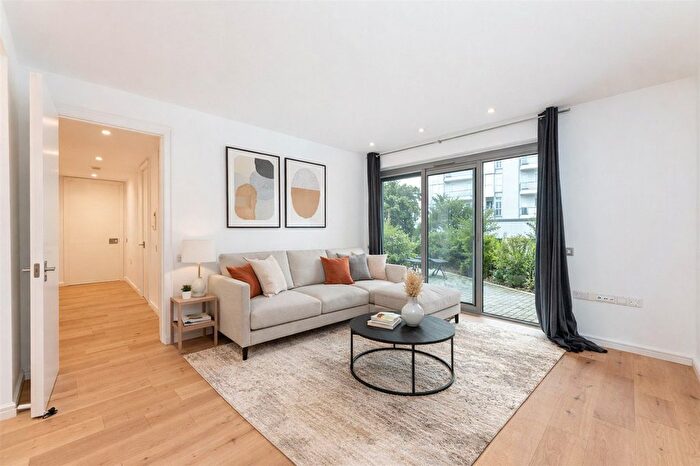 2 Bedroom Flat For Sale In Eastfields Avenue, London, SW18