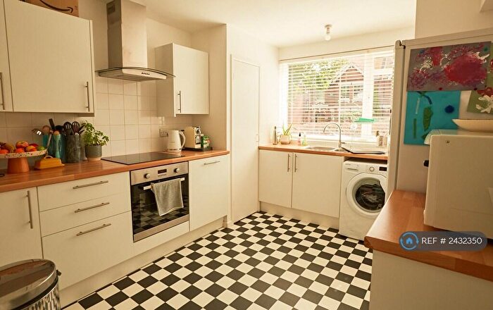 2 Bedroom Flat To Rent In Dyke Road, Brighton, BN1