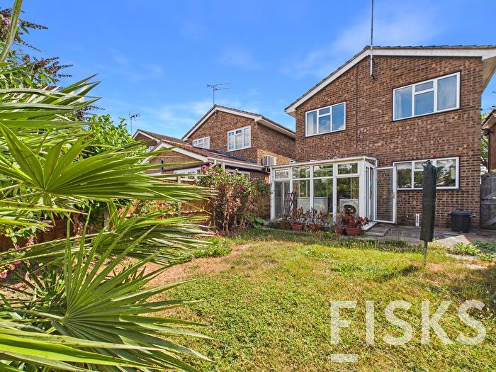 4 Bedroom Detached House For Sale In London Road, Benfleet, SS7