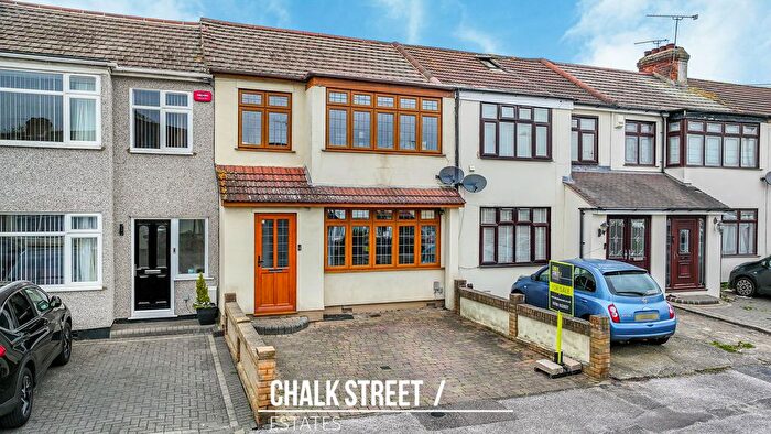 3 Bedroom Terraced House For Sale In Laburnum Avenue, Hornchurch, RM12