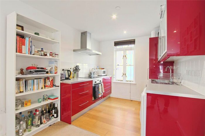 1 Bedroom Apartment To Rent In Hildreth Street Mews, London, SW12