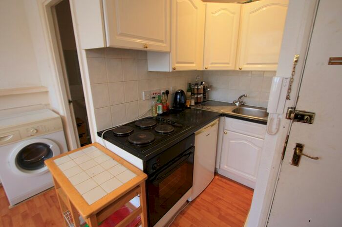 Studio To Rent In Penywern Road, Earls Court, SW5