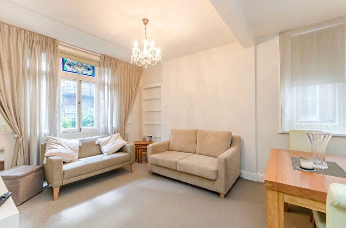 1 Bedroom Flat To Rent In Nevern Square, Earls Court, London, SW5