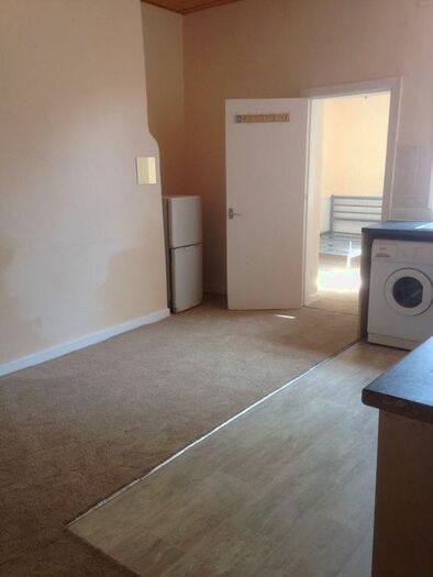 1 Bedroom Flat To Rent In Dickenson Road, Manchester, M13