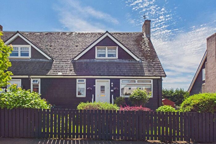 2 Bedroom Semi-Detached House For Sale In Watling Street, Tannochside, G71
