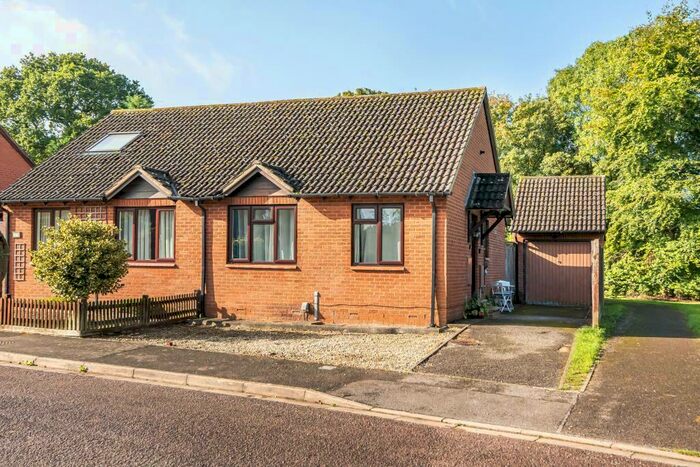 2 Bedroom Semi-Detached Bungalow For Sale In Botley, Oxford, OX2