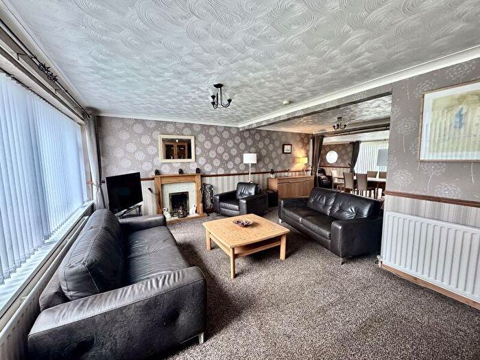 5 Bedroom Detached House For Sale In Dunsdale Road, Holywell Village, NE25