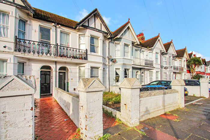 1 Bedroom Flat To Rent In Navarino Road, Worthing, BN11