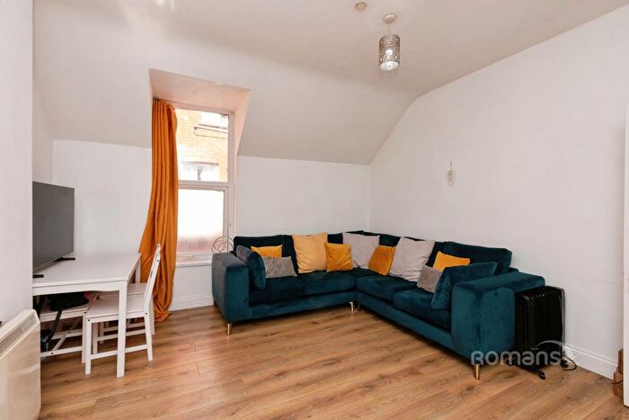 1 Bedroom Flat To Rent In Lynchford Road, Farnborough, Hampshire, GU14