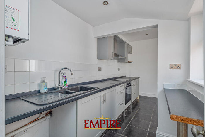 2 Bedroom House To Rent In Warwards Lane, Selly Oak, Birmingham, B29