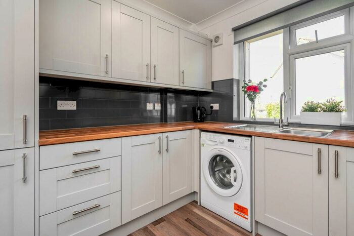 2 Bedroom Apartment To Rent In Rankin Drive, Edinburgh, EH9