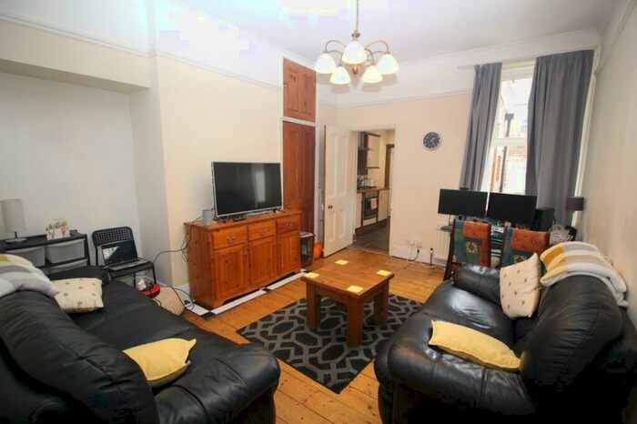 2 Bedroom Flat To Rent In Oakland Road, Jesmond, Newcastle Upon Tyne, NE2