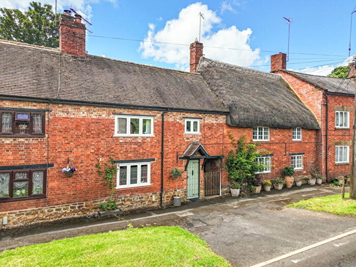 2 Bedroom Cottage For Sale In Chipping Warden, OX17
