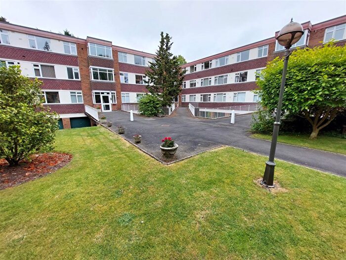 3 Bedroom Flat To Rent In Grove Court, Davenport Road, Coventry, CV5