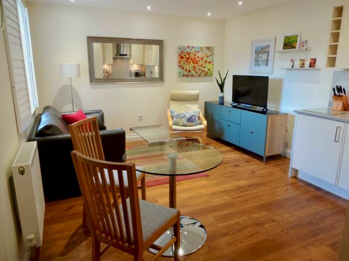 1 Bedroom Flat To Rent In Hawtrey Road Windsor, SL4