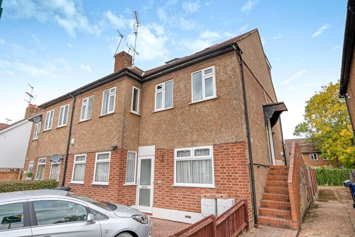 3 Bedroom Flat For Sale In Beechmount Avenue, Hanwell, London, W7