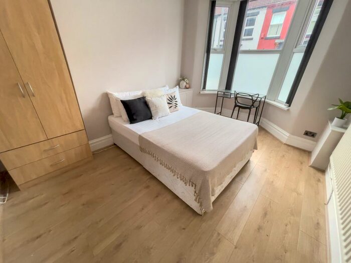 3 Bedroom Terraced House To Rent In Romer Road, L6